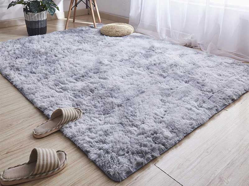 Ковёр на полу